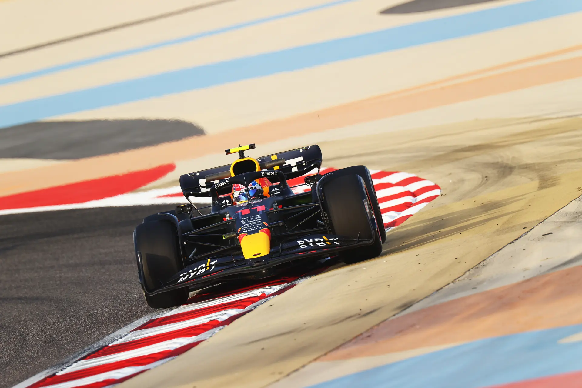 F1-testdagen Bahrein ochtendsessie dag 2: Verstappen P3, Alpine en Ferrari imponeren