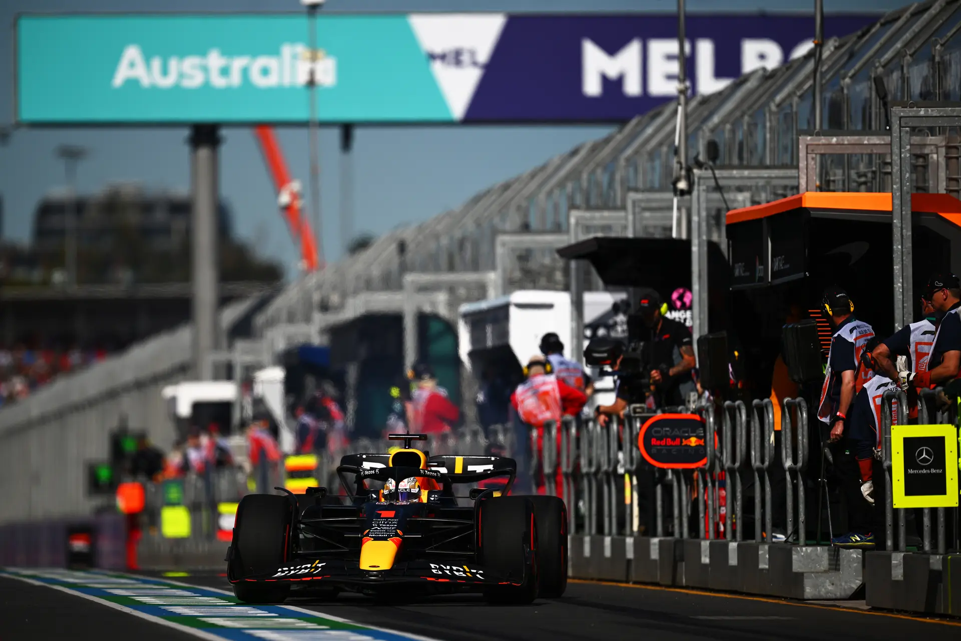 Verslag VT2 | Ferrari zet bliksemstart door, Verstappen worstelt ondanks P2