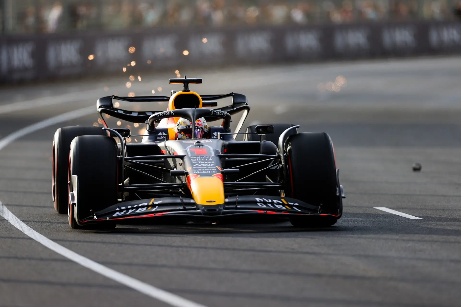 Update | Hamilton lijnrecht tegenover Verstappen na verwijderen DRS-zone