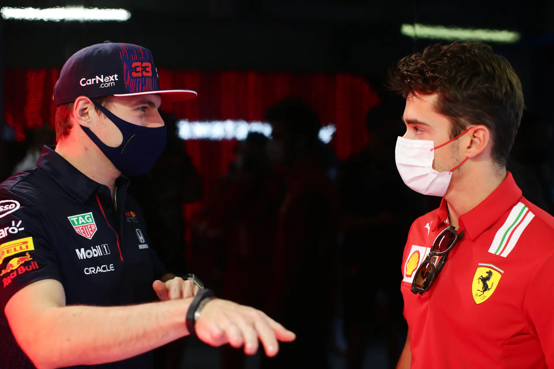 Teamgenoten geven Leclerc wat extra's in titelstrijd: 'Verstappen had dat nooit'