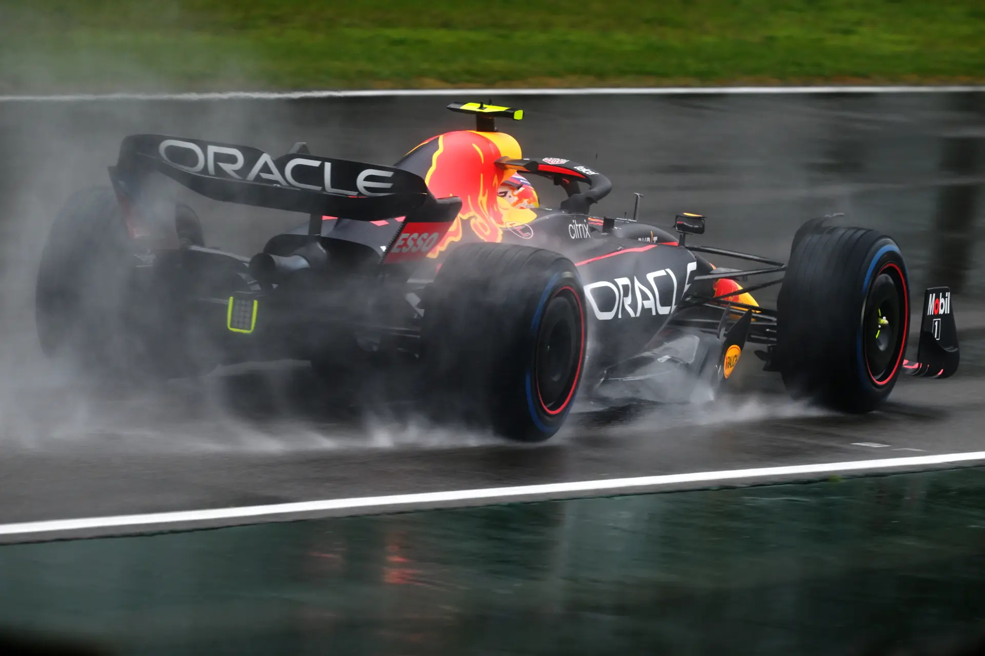Verslag kwalificatie | Verstappen pakt eerste poleposition in kwalificatie vol rode vlaggen