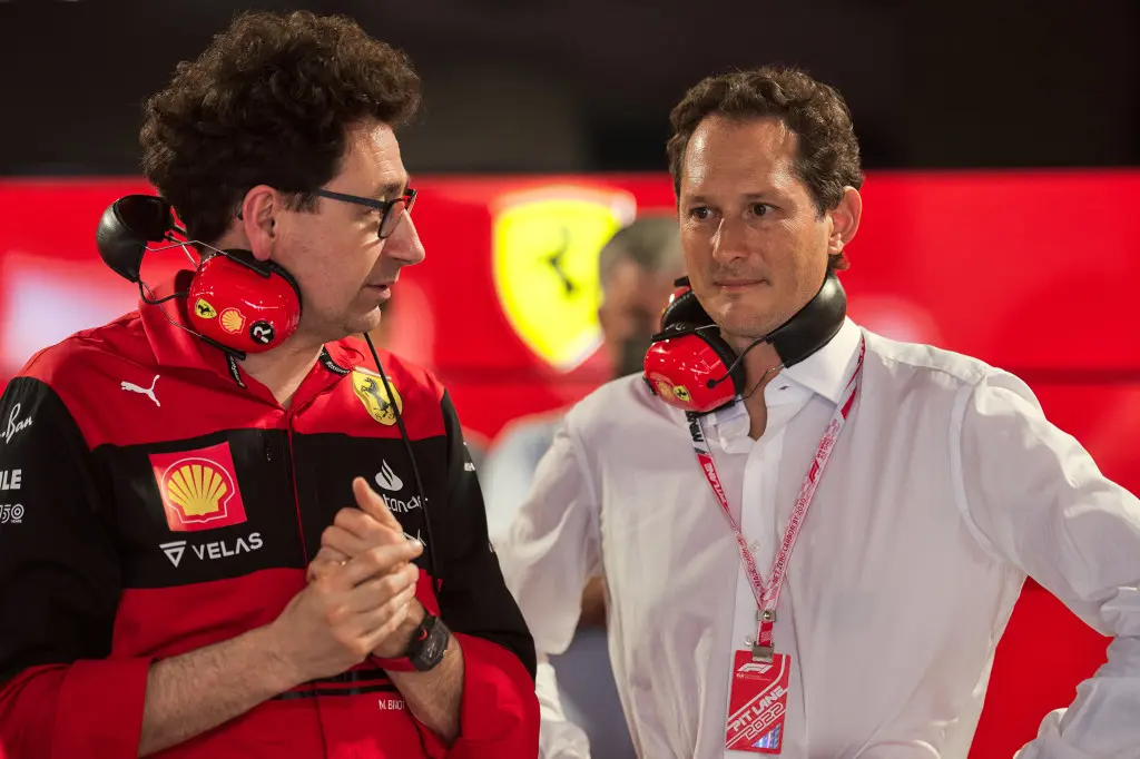 Geruchtencircuit | 'Binotto verlaat Ferrari zelf wegens gebrek aan vertrouwen Elkann'
