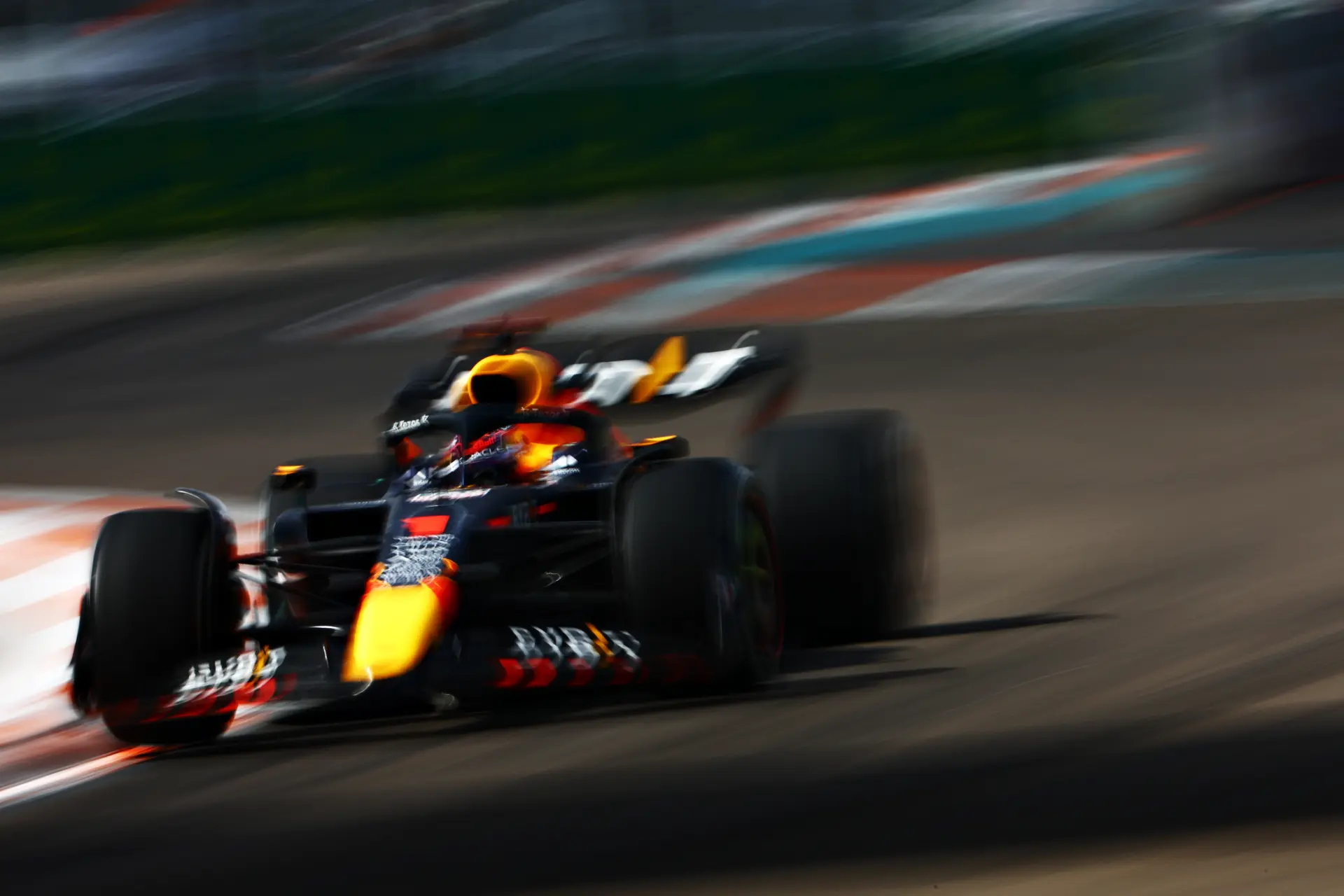 Horner deelt pakket aan upgrades Red Bull voor Barcelona: 'Minder gewicht en beter voor de banden'