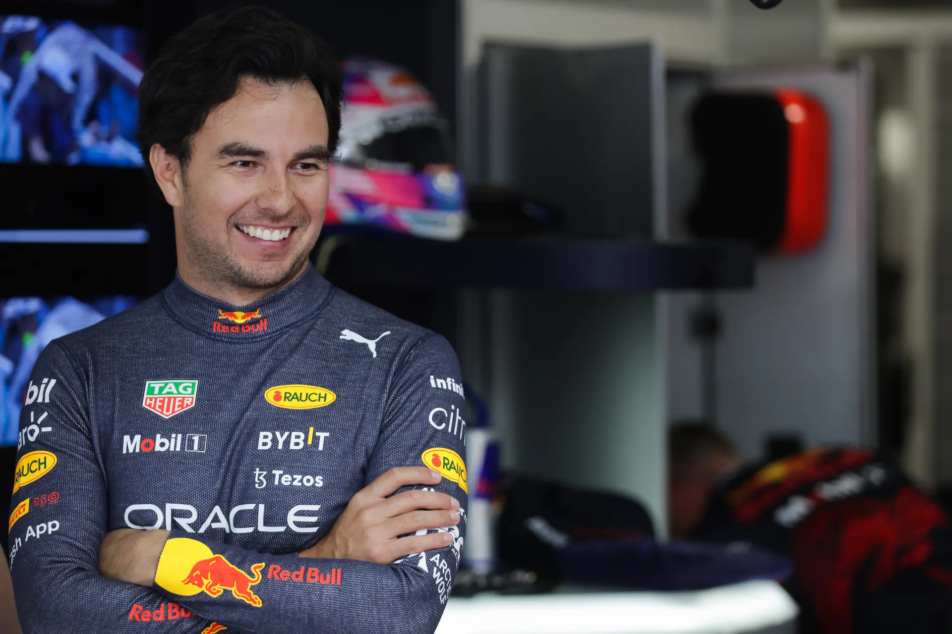 Pérez over nieuw contract bij Red Bull: 'We zijn gesprekken begonnen'