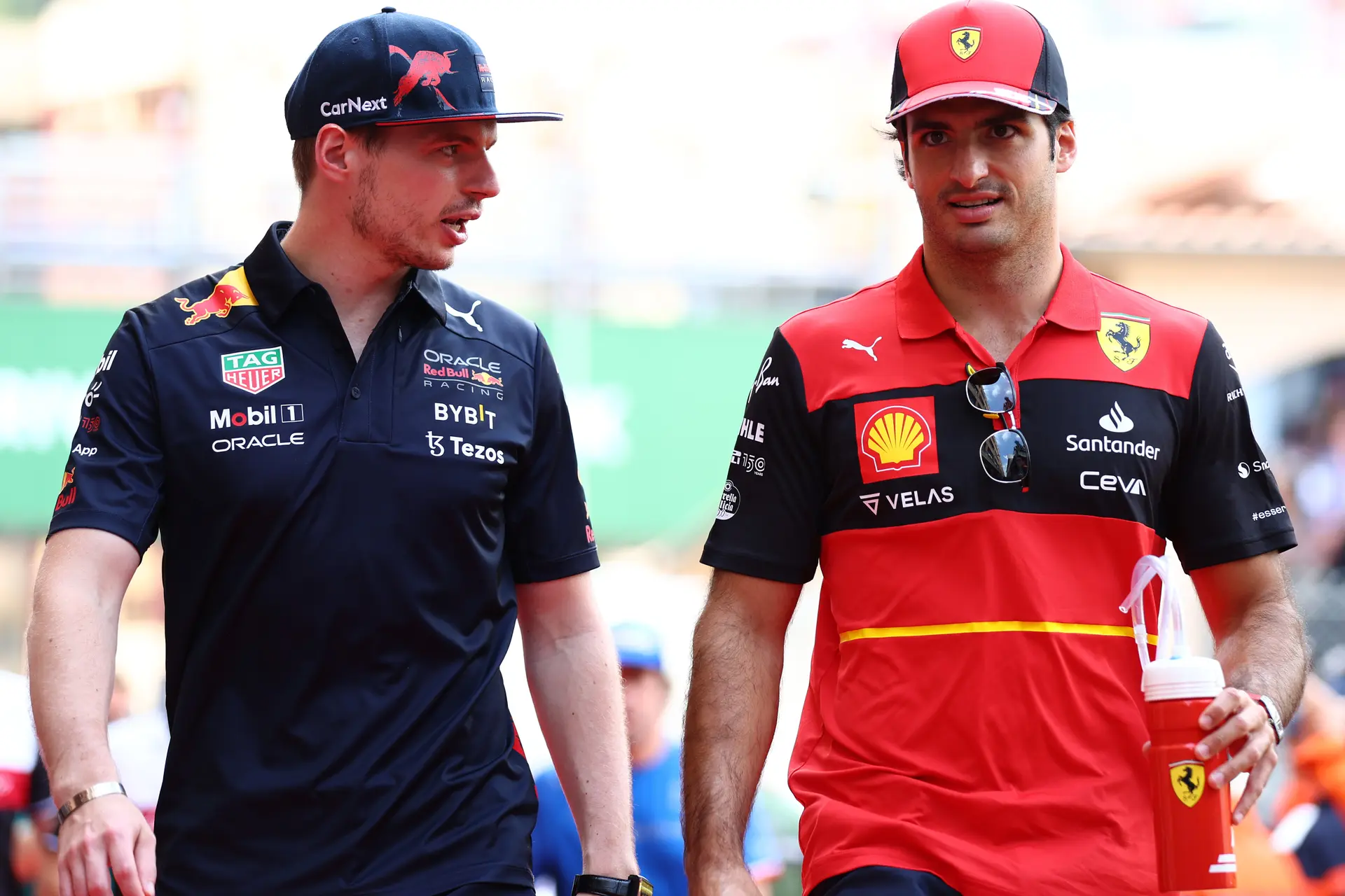Marko verklaart overstap Verstappen: 'Sainz had de pech dat Max zijn teamgenoot was'