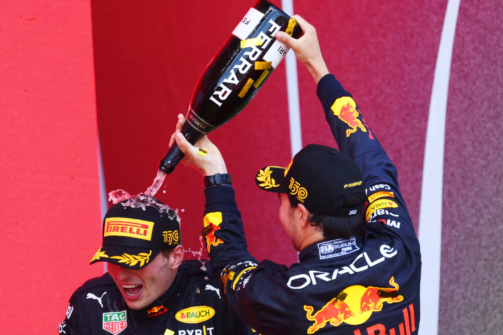 Pérez bewondert Verstappen: 'Zonder twijfel één van de beste in de geschiedenis van F1'