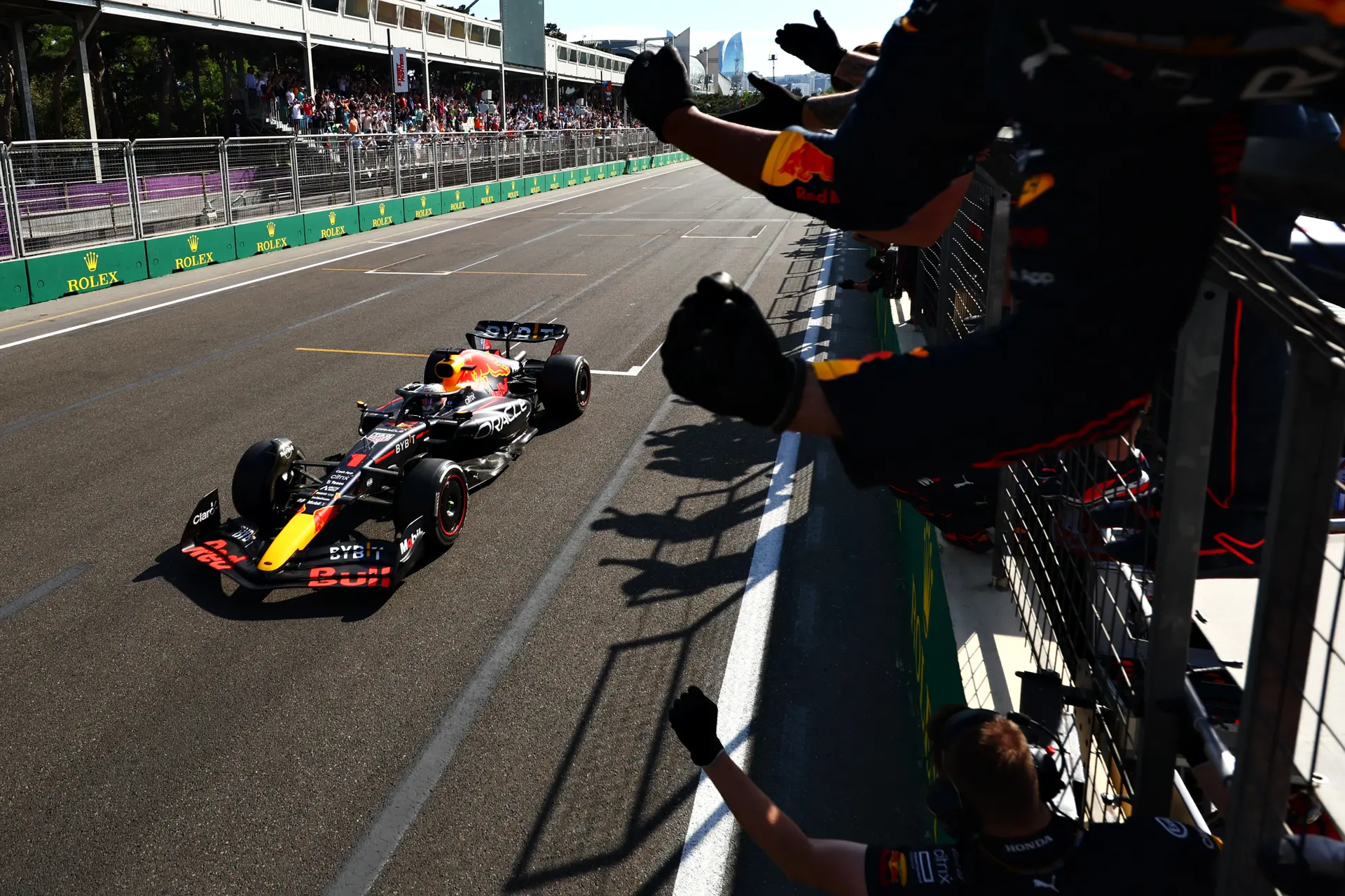 NB: 'Een oncomfortabele Verstappen liet zien nog steeds de snelste Red Bull-coureur te zijn'