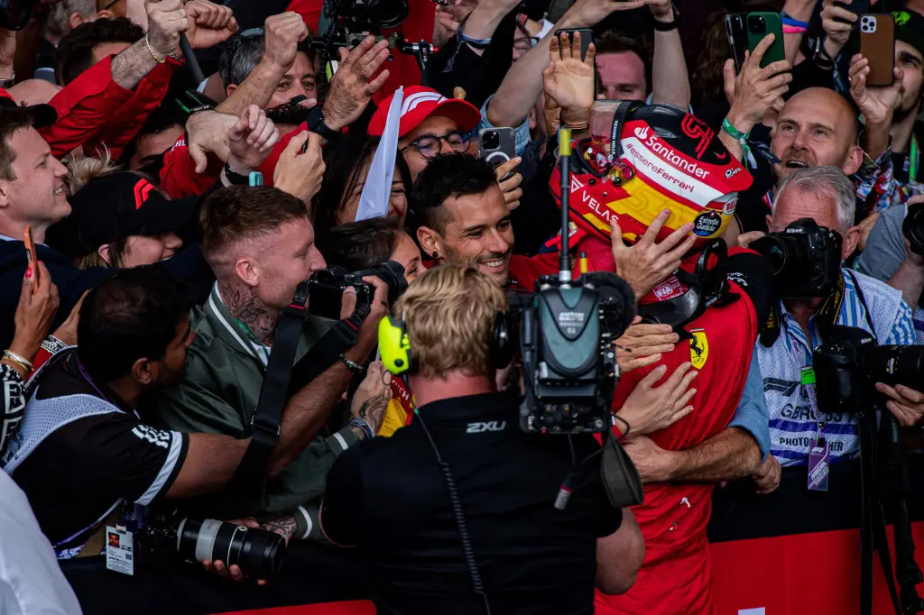 Rel bij Ferrari lijkt aanstaande: 'Sommige medewerkers weigerden aanwezig te zijn bij het podium'