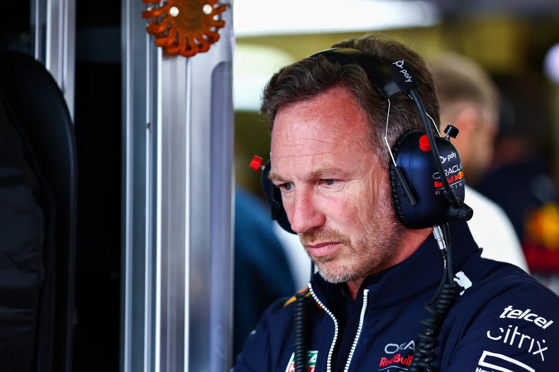 Horner kritisch op fans: 'Passie mag niet omslaan in hoongelach naar onze tegenstanders'