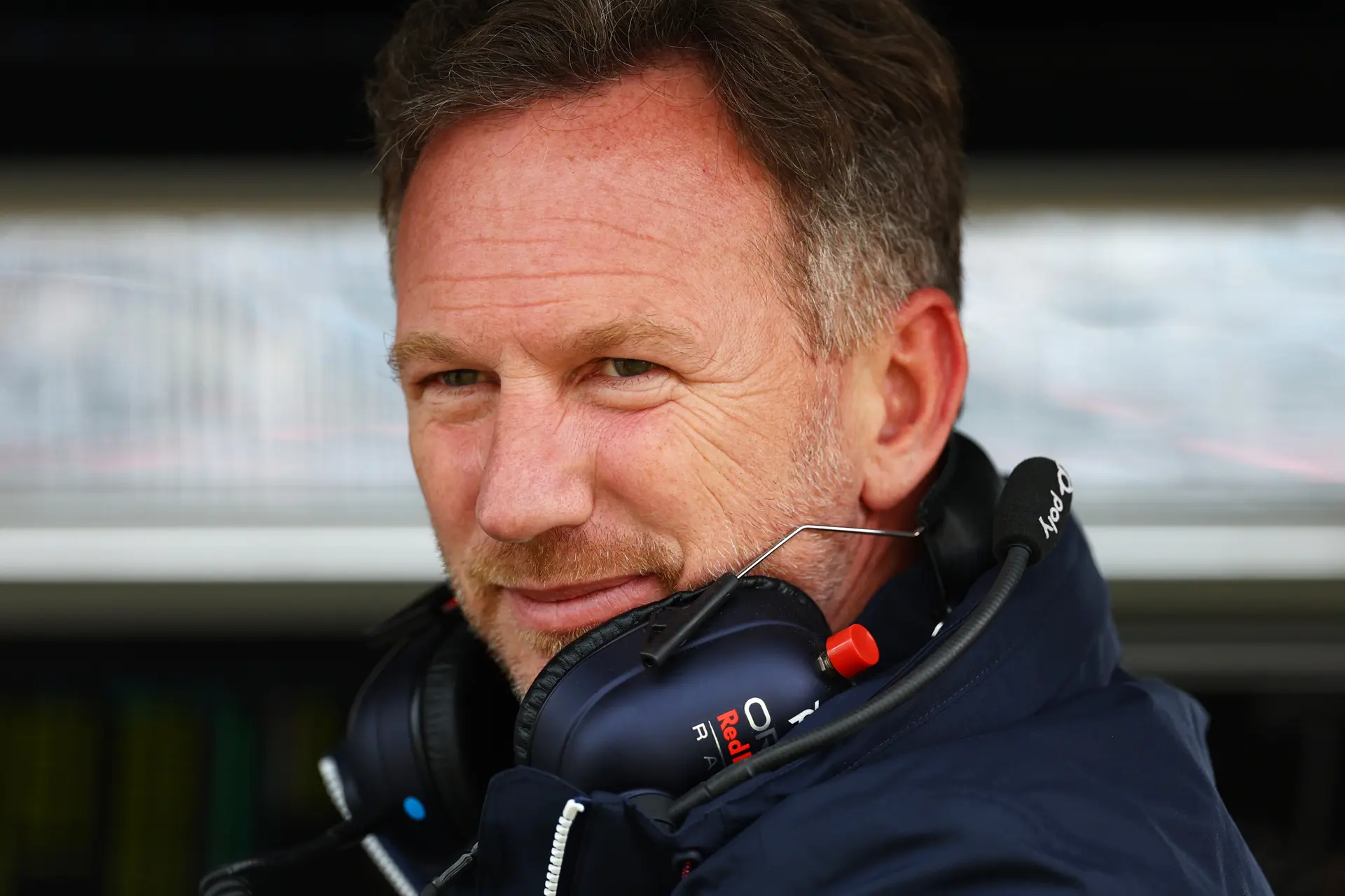 F1 in het kort | Horner zou niet dezelfde beslissing als Ferrari hebben genomen