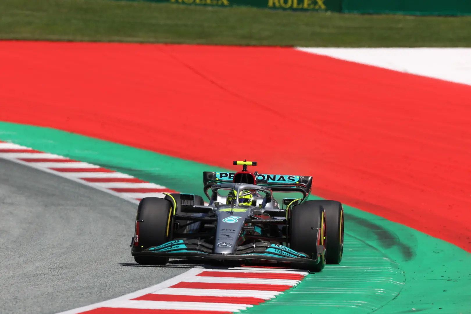 Brokkenpiloten | Schade voor Mercedes 2,7 miljoen euro, Pérez kost Red Bull al één miljoen
