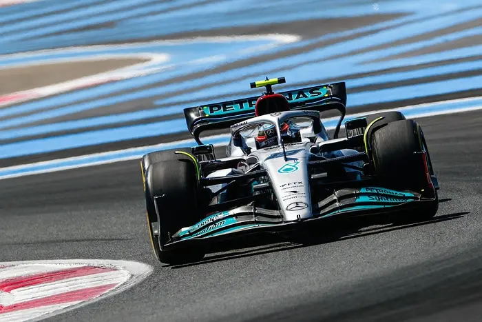 Wordt de Mercedes van 2023 een replica van de RB18?