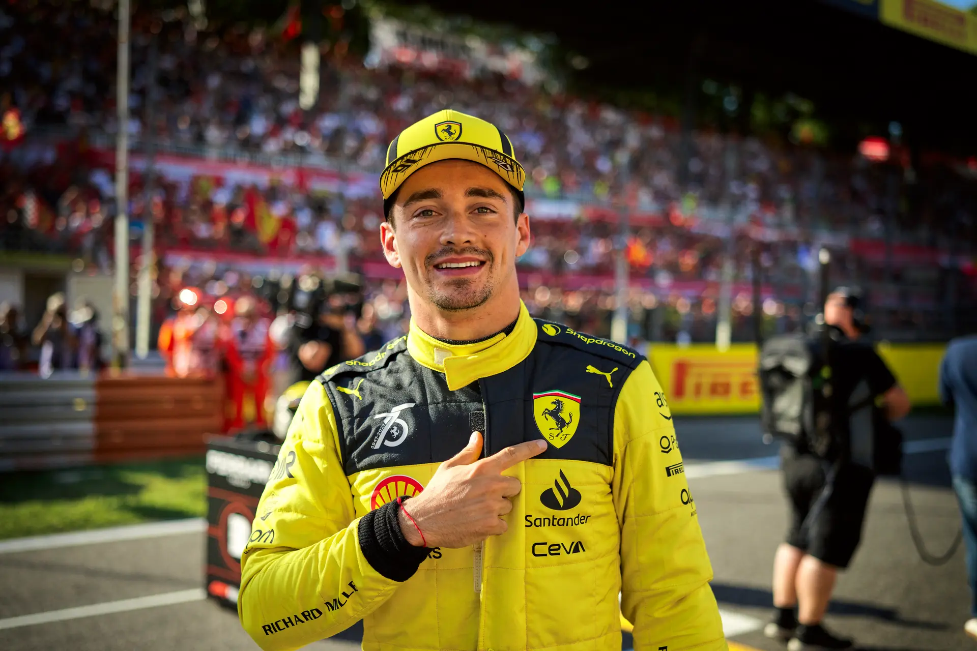 Leclerc voorspelt Hamilton-comeback: 'Hij is nooit uitgesloten van de titelstrijd'