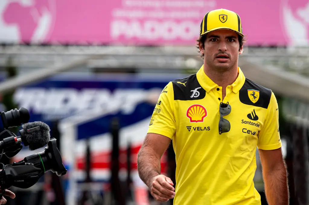 Verslag VT2 | Sainz regeert op Monza, Verstappen op P2 volgt op de voet