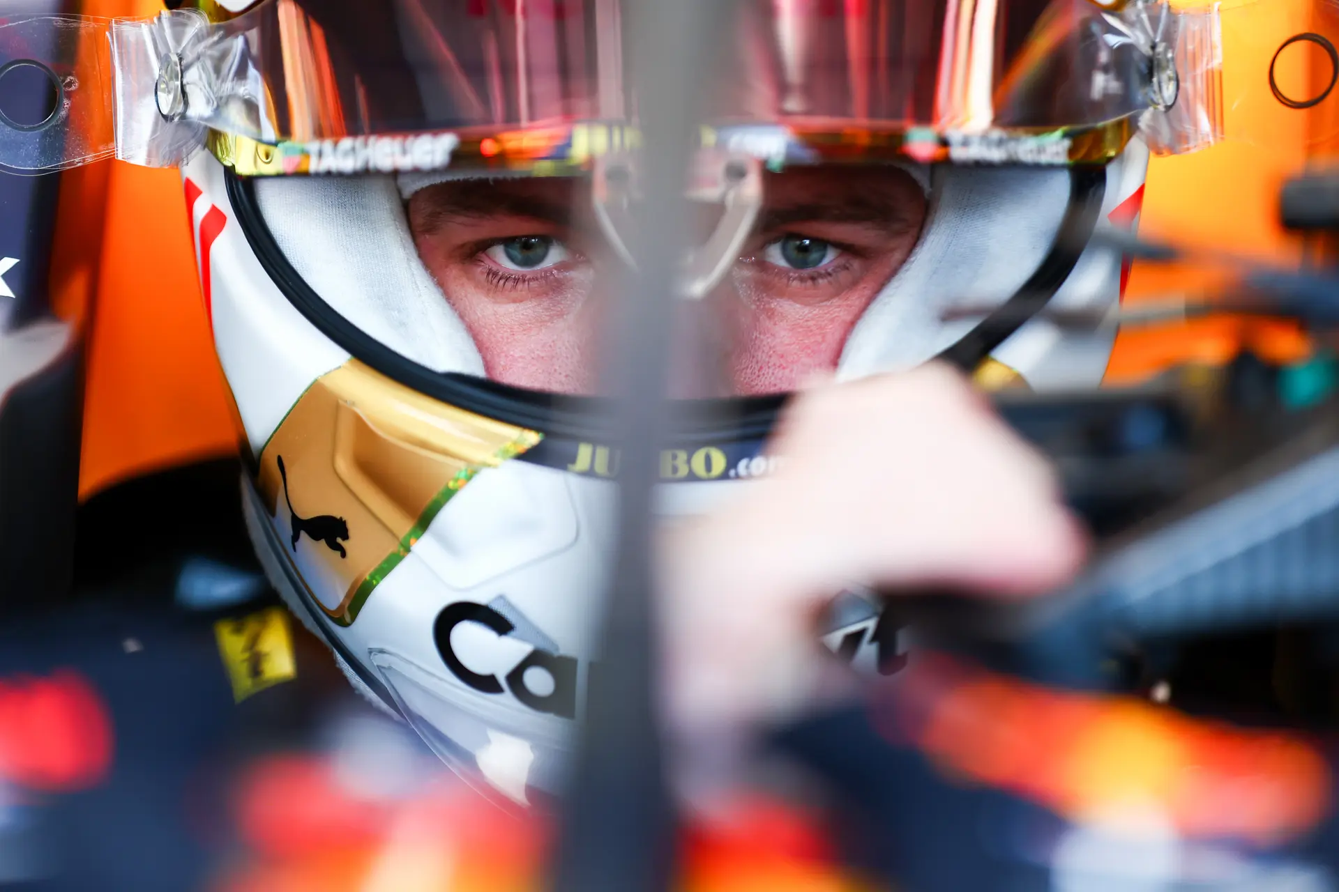 Verstappen trekt zich niks aan van boegeroep: 'Ik kwam hier om te winnen en dat heb ik gedaan'