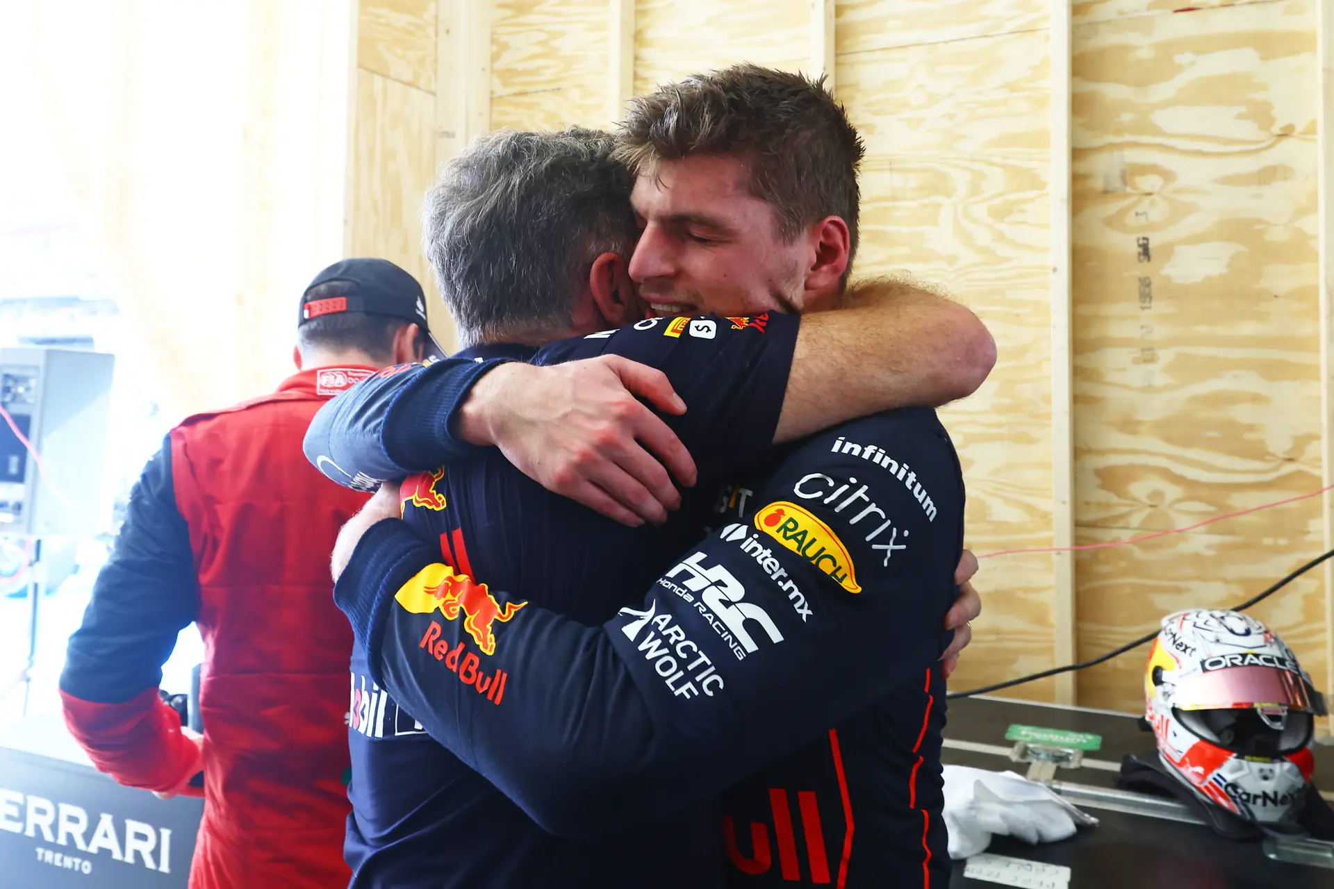 Horner zag cruciaal kantelpunt: 'Daar gaven we een mentale tik aan Ferrari'