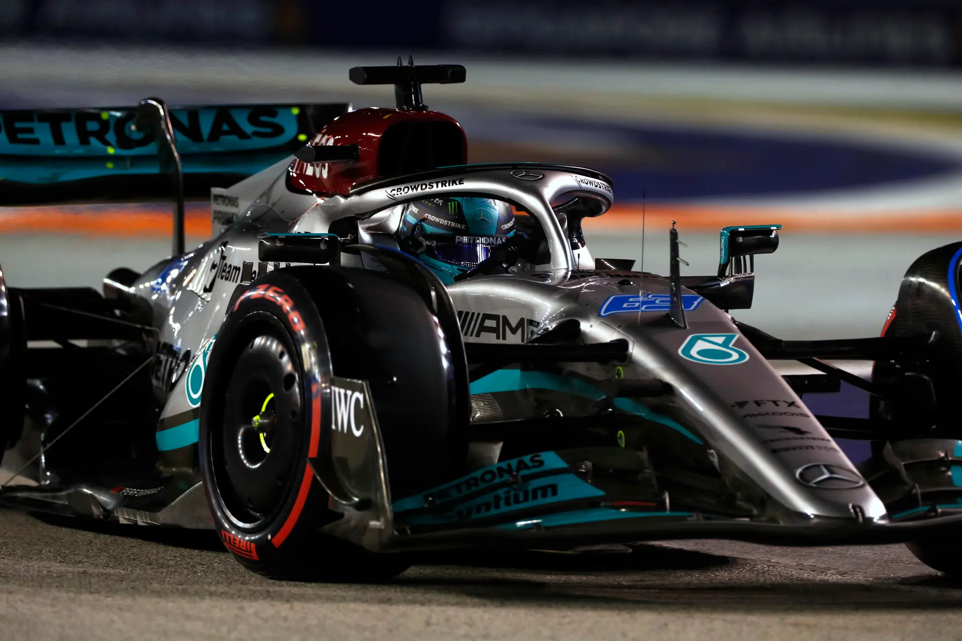Pitstop Russell naar mediums was call van Mercedes: 'Ik vroeg om inters'
