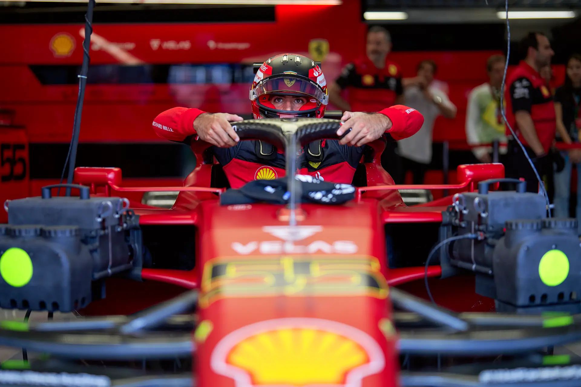 Sainz hoopt op overwinning: 'Maar als Mercedes domineert, wordt het moeilijk'