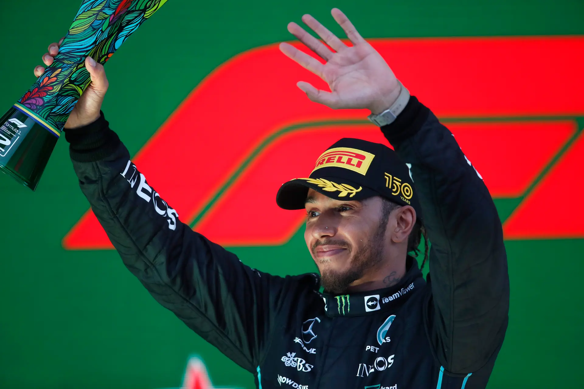 Hamilton zinspeelt op einde carrière: 'Soms voelt het alsof ik wil stoppen'