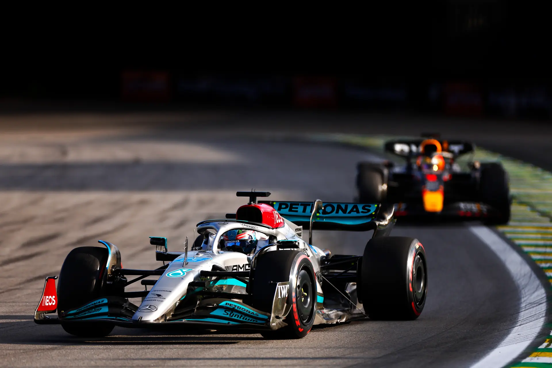 Mercedes leert van fouten Red Bull: 'Wilden onszelf niet net zo beperken als Verstappen'