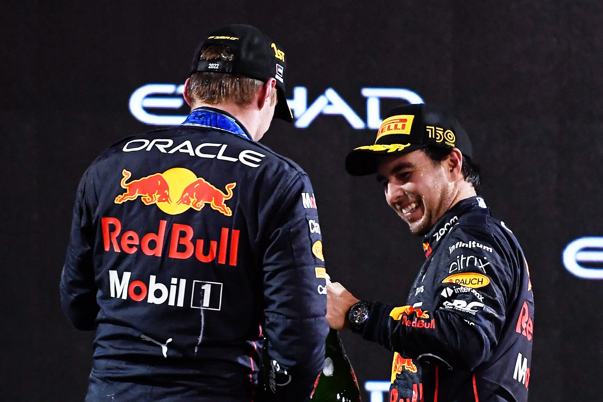 Pérez gaat nieuw zwaar jaar tegemoet: Verstappen laat doorgaans geen spaan heel van teamgenoten