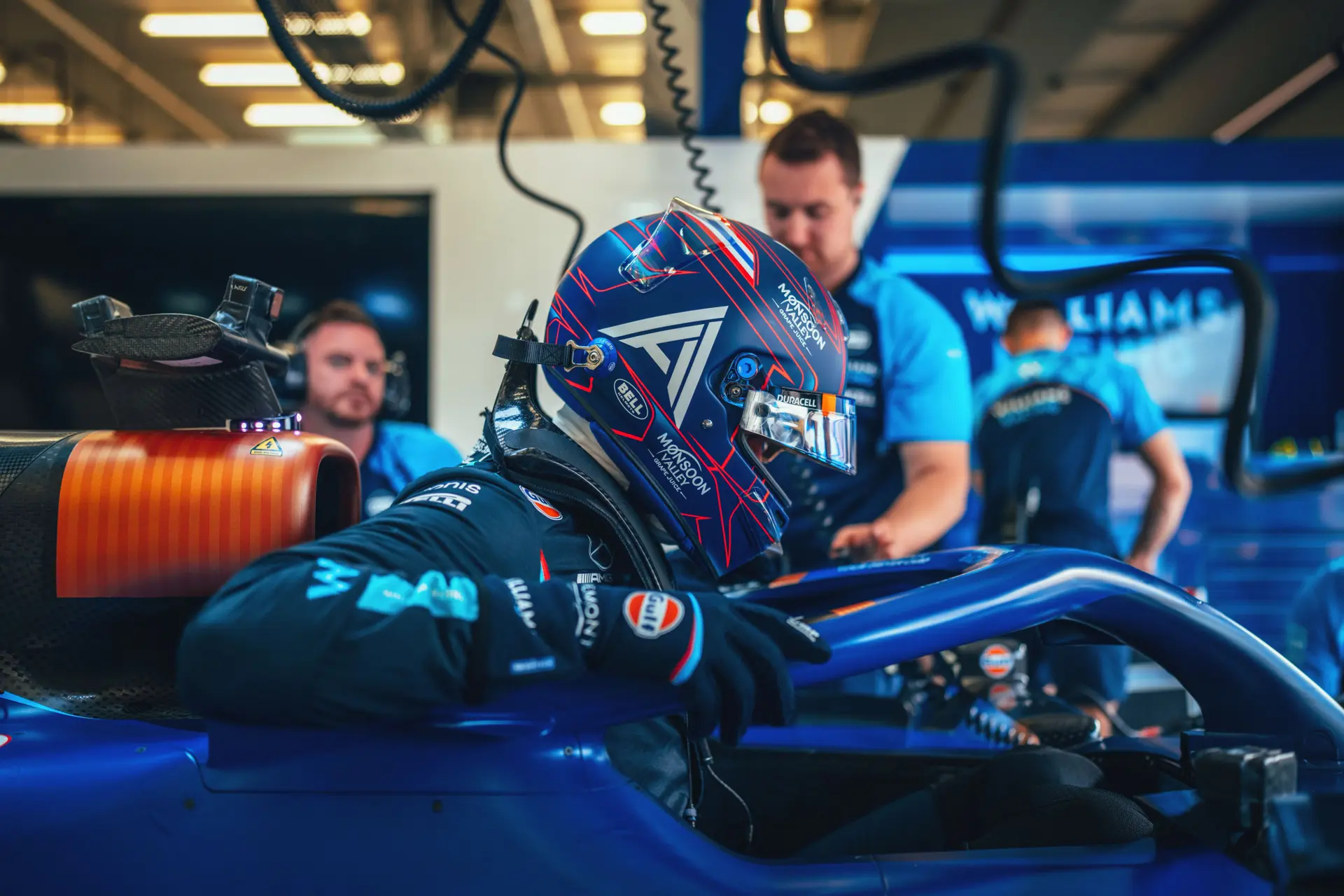 Albon supertrots en kijkt naar 'verschil met vorig jaar bij Williams'