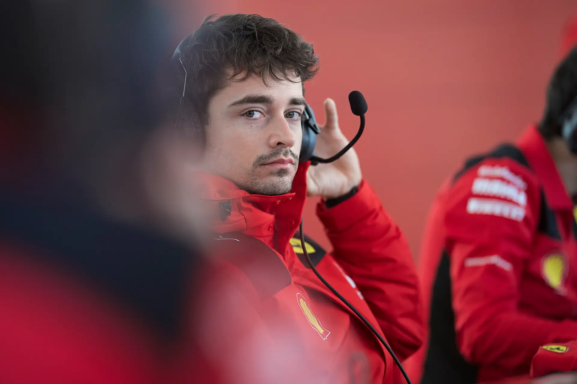 Leclerc kende drukke eerste testdag: 'Probeerde alles een beetje uit'