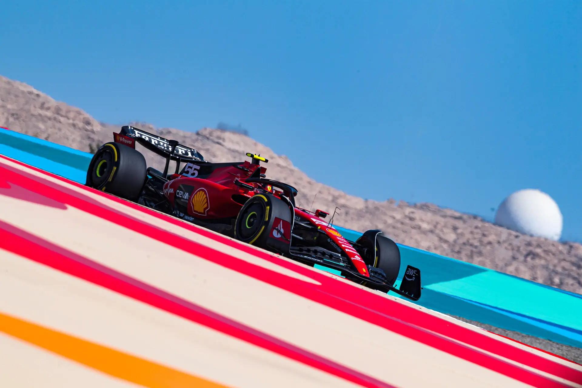 F1 Live 10:00u | Sainz scherpt snelste tijd nogmaals aan, Tsunoda uiterst productief