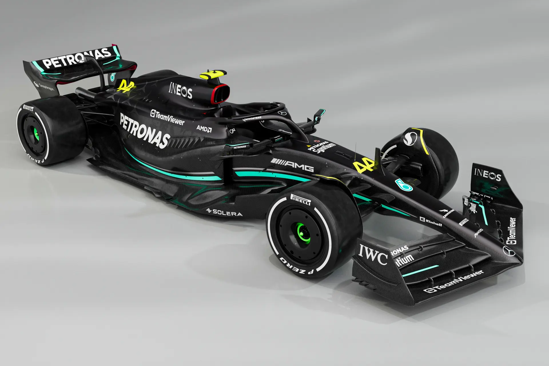 Foto's: Mercedes keert terug naar zwarte kleurstelling op W14 voor 2023-seizoen