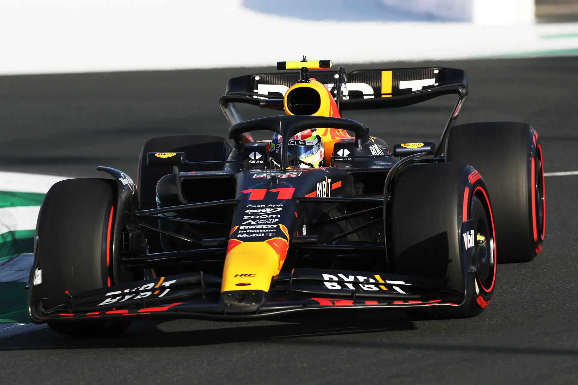 Pérez krijgt nieuwe motoronderdelen van Red Bull, voorzorgsmaatregelen bij Ferrari