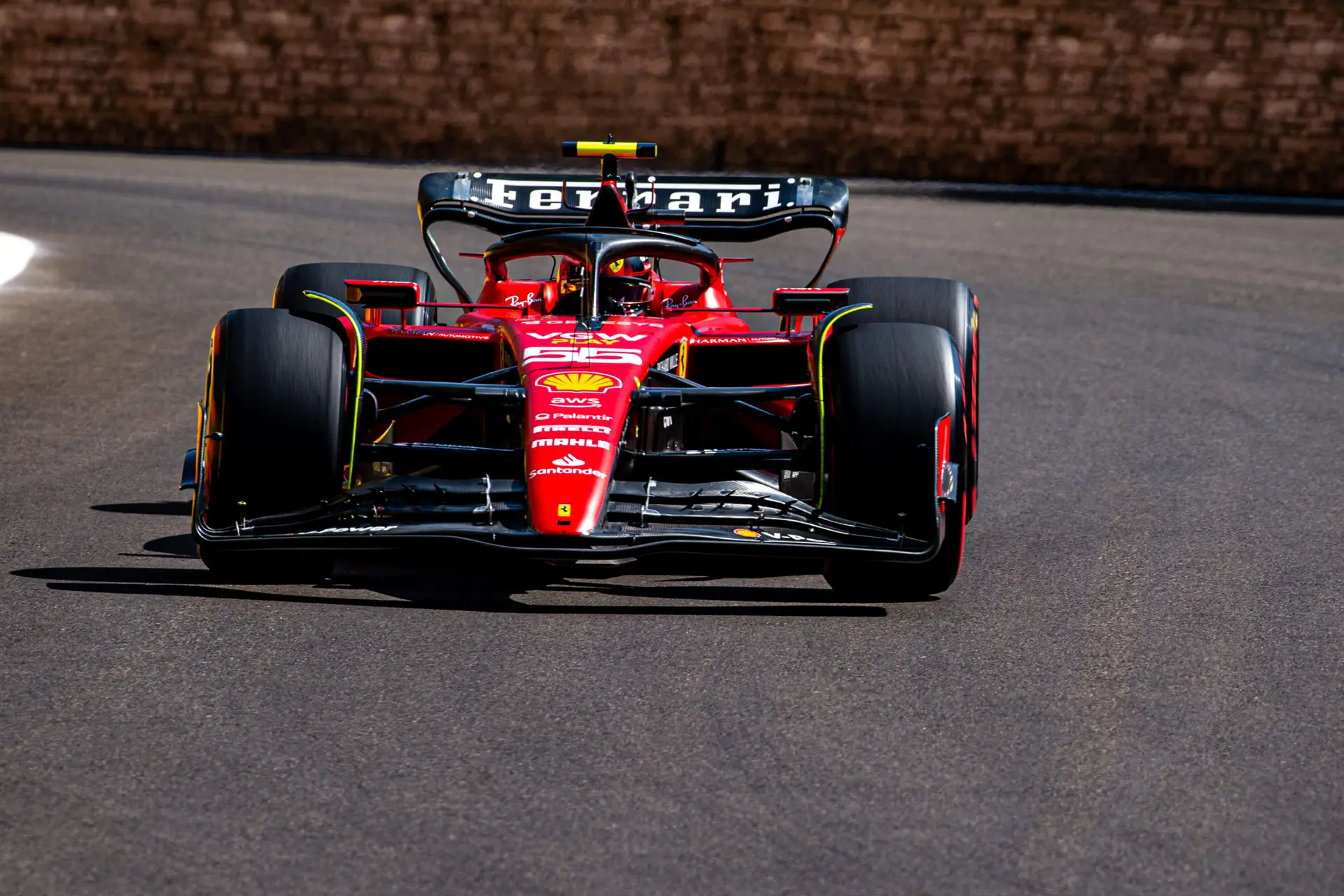 Sainz kritisch op Ferrari: 'Dat betekent dat er iets niet klopt'