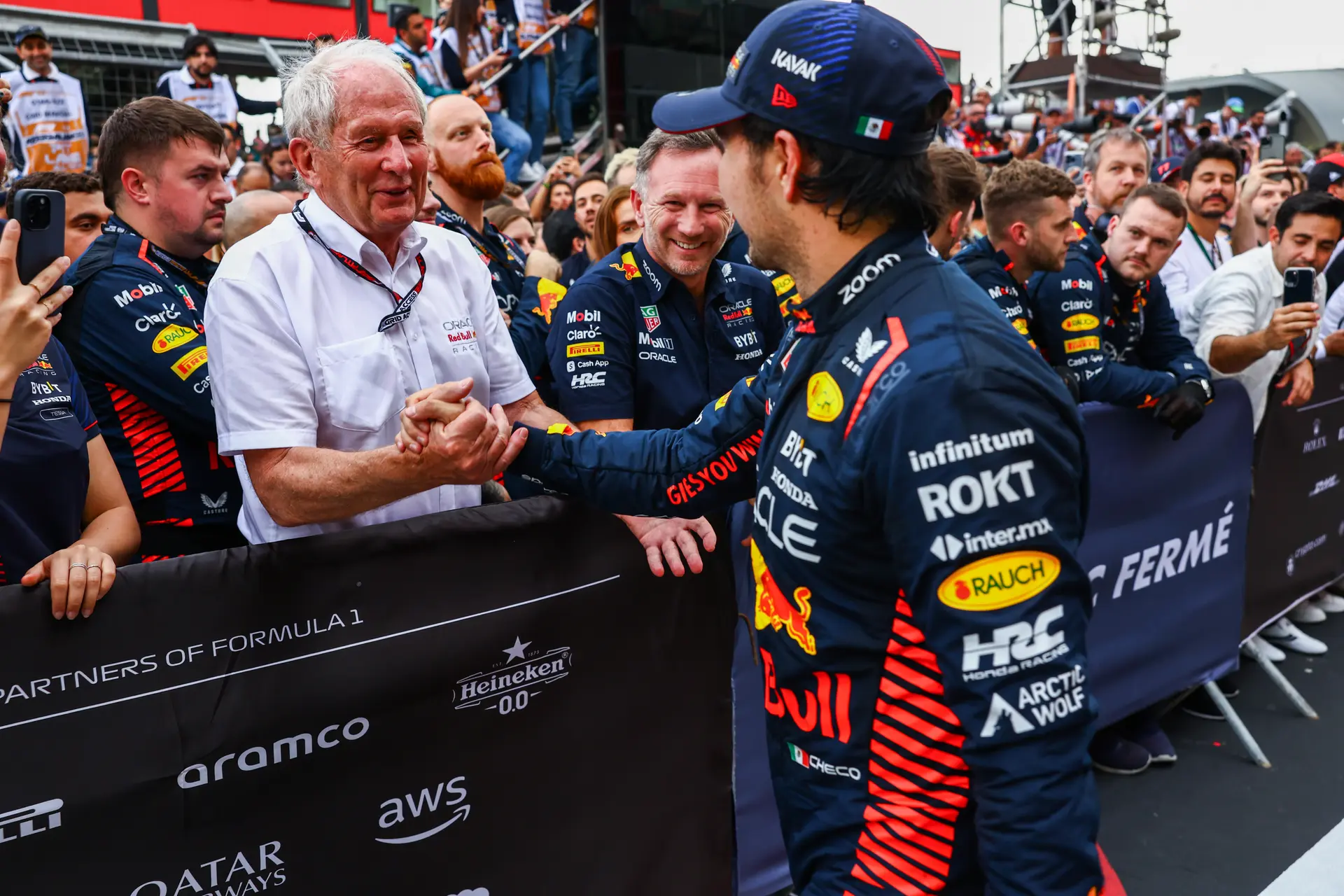 Marko vindt dat Red Bull Pérez moet helpen: 'Teamgenoot zijn van Verstappen is niet het leukste'