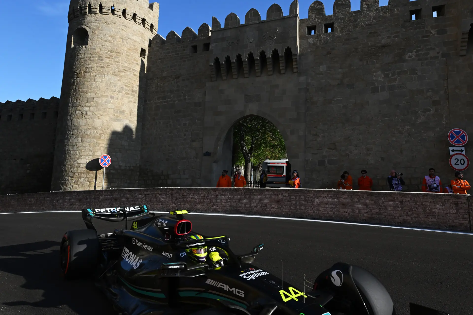Had Hamilton geluk met de auto? 'Als hij problemen had, kon Bottas ook vijf titels bij Mercedes winnen'