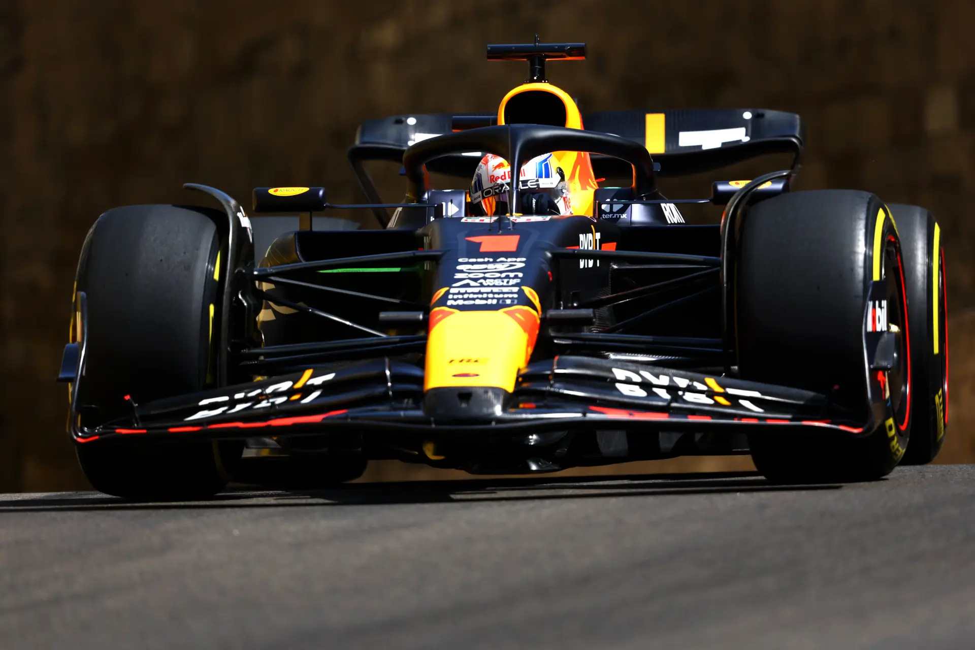 Verslag VT1 | Verstappen kent prima voorbereiding op kwalificatie, De Vries imponeert