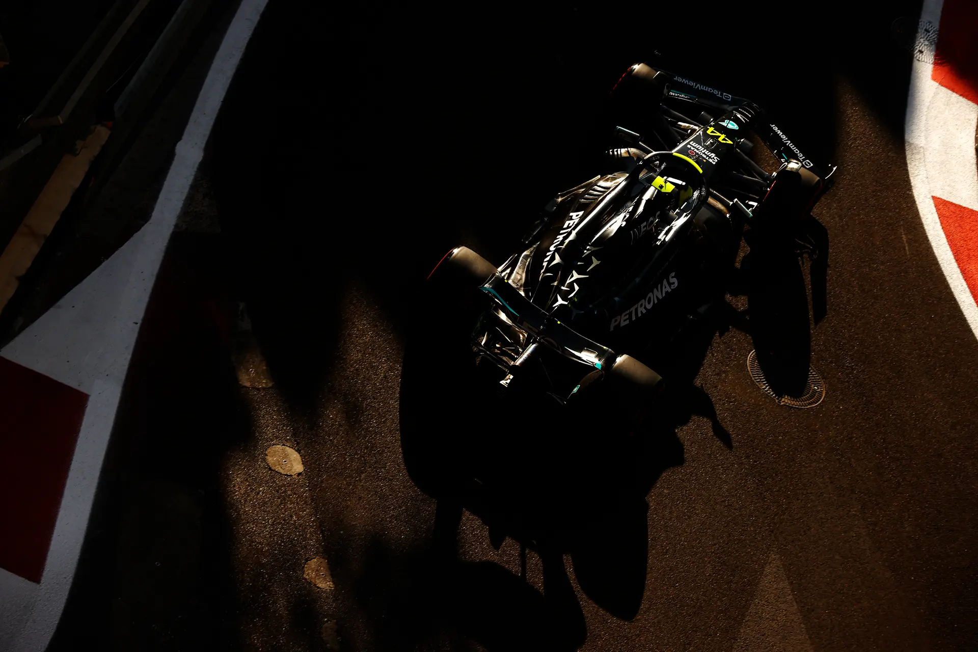 mercedes hamilton russell baku 2023