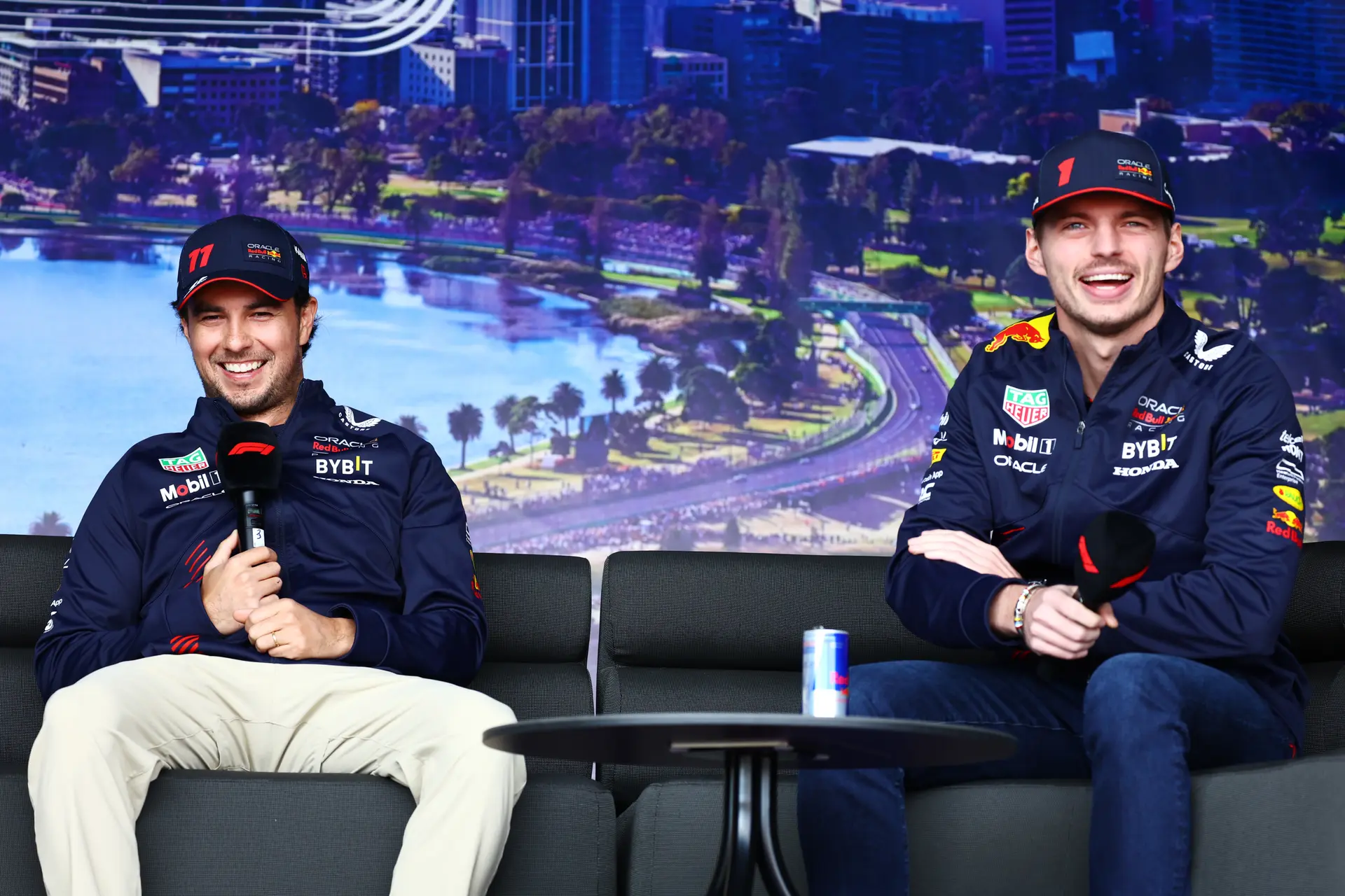 Pérez neemt het op voor Verstappen: 'Hij is helemaal geen slechte verliezer'