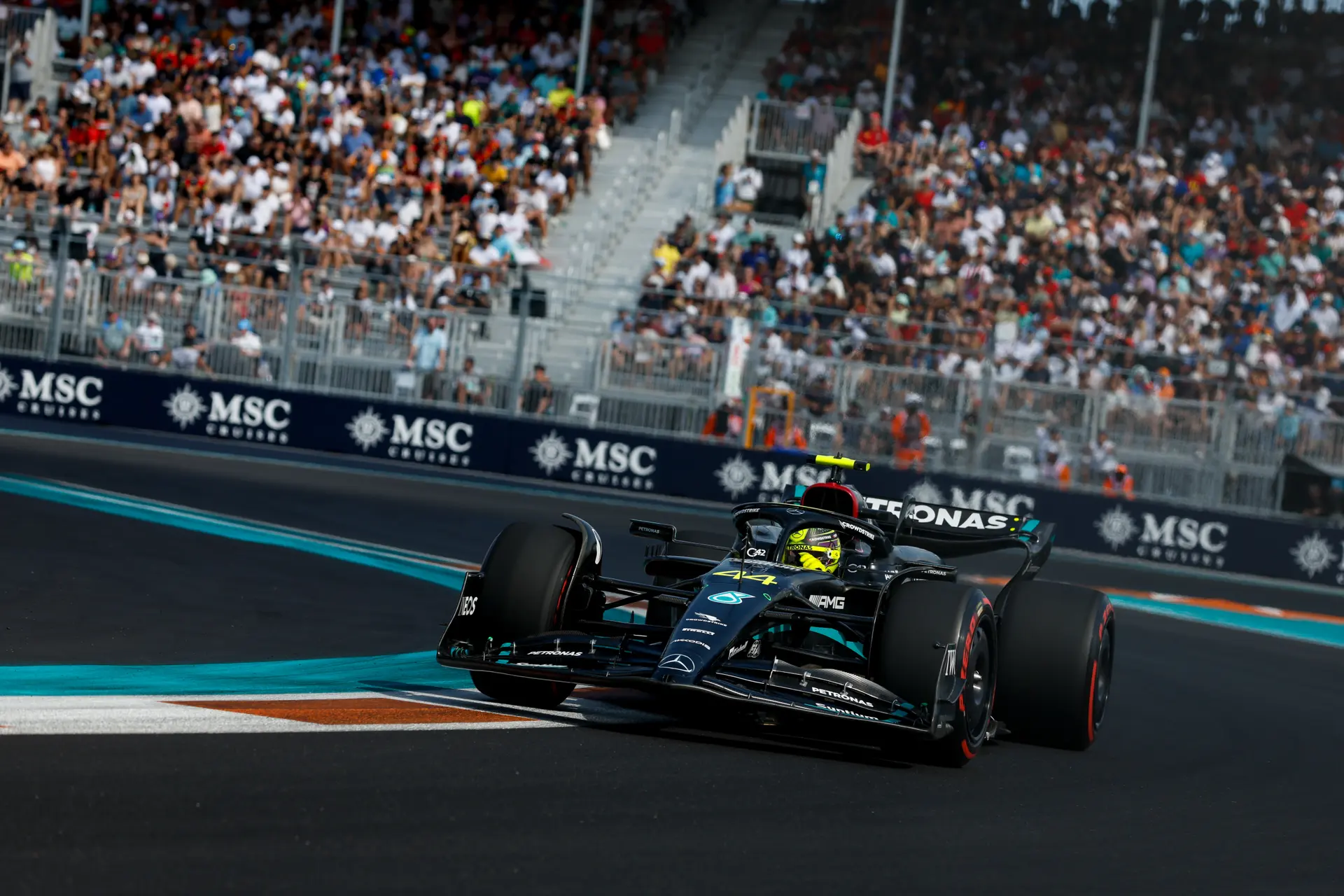 Mercedes introduceert geen Red Bull-kopie: 'Zou budgetplafond overschrijden'