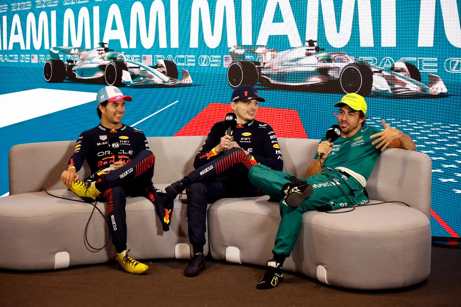 Hoe Verstappen en Alonso overeenkomen: 'Alsof ze op het schoolplein mogen spelen'