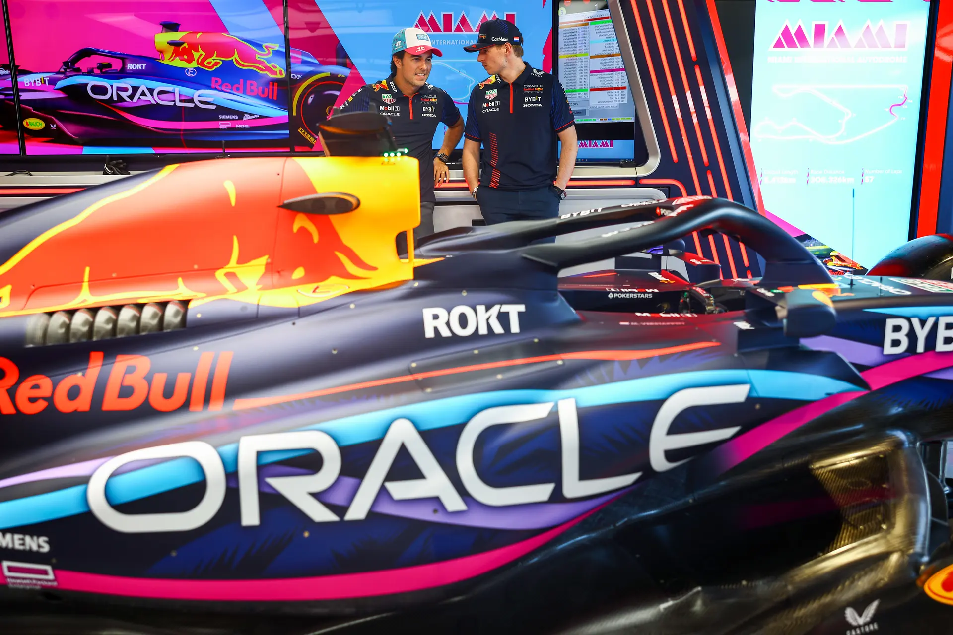 Montoya velt oordeel over Pérez: 'Echt een gemiste kans tegen Verstappen'