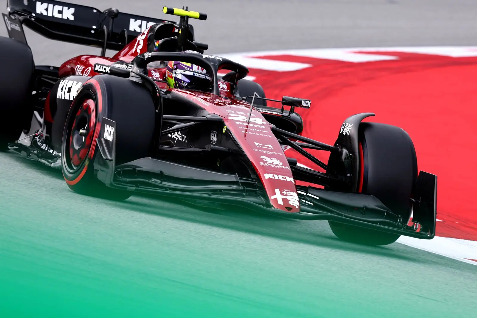 Zhou steeds meer teamleider binnen Alfa Romeo: 'Dit waren twee van de beste dagen voor mij'