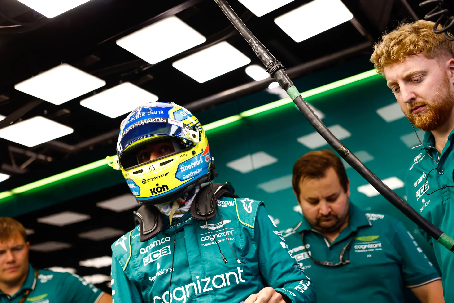 Kritiek voor Alonso: 'Jongere coureur had met die Aston Martin poleposition gepakt in Monaco'
