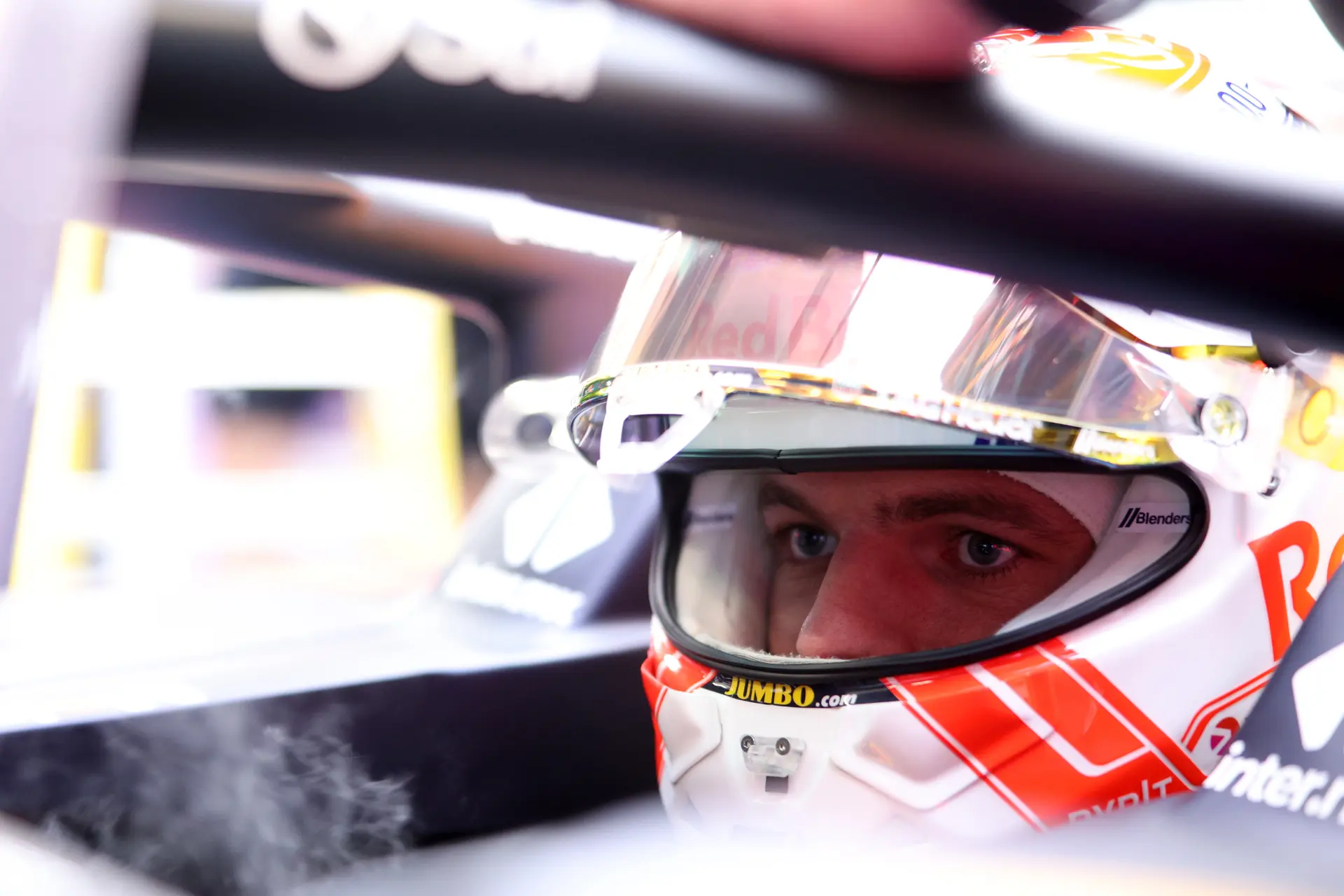 Verstappen was weer lekker agressief: 'Mooi dat hij weer in de aanval gaat'