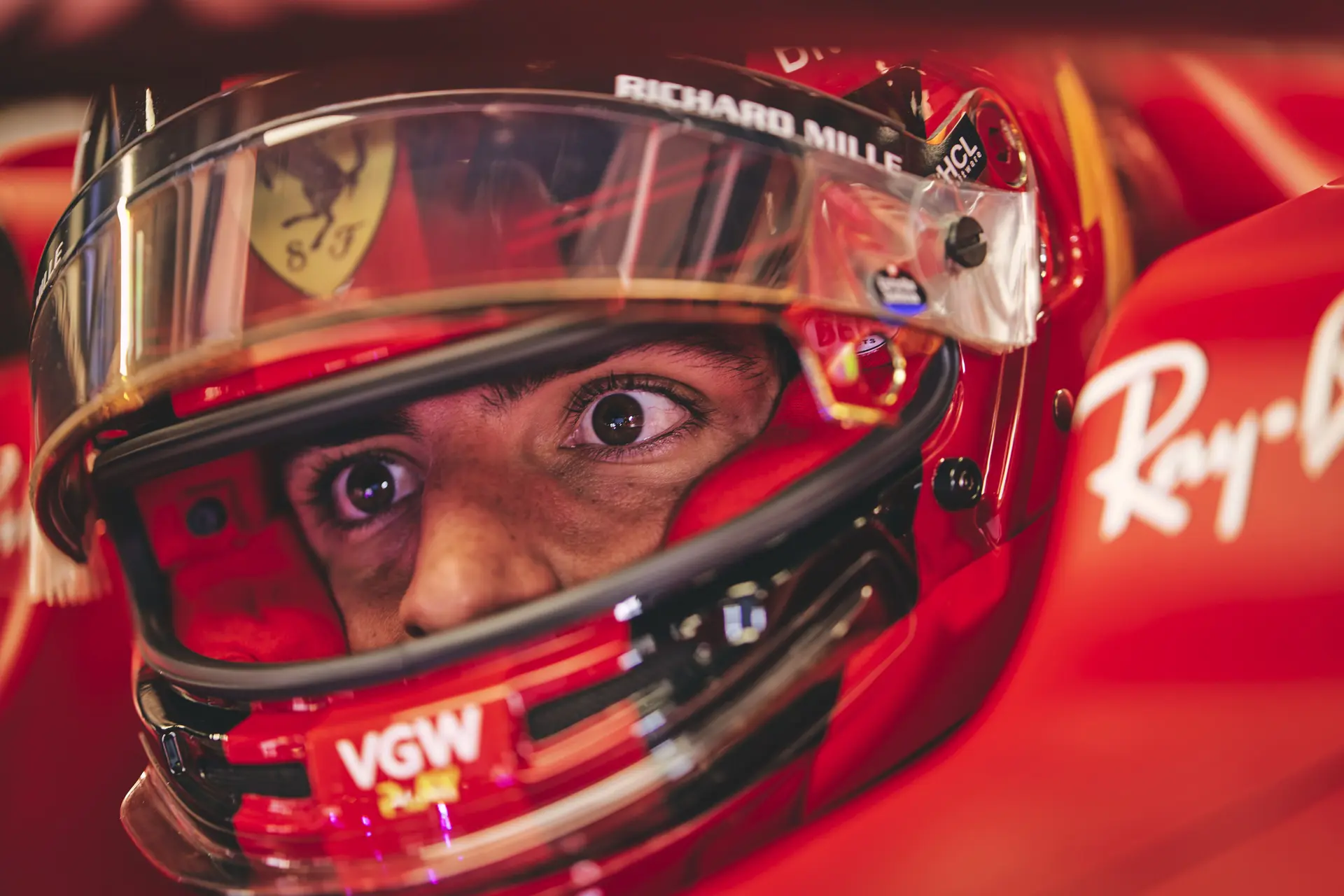 Sainz bezorgt zijn monteurs overuren: 'Dit was een kostbare fout'