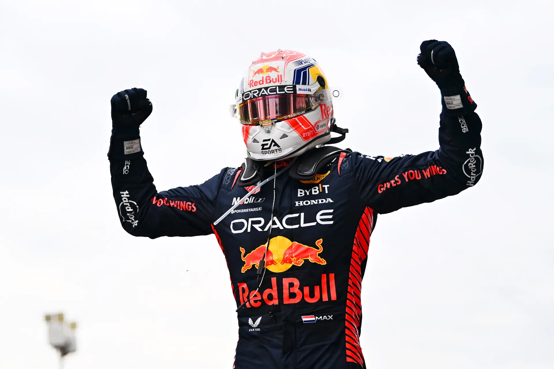 WK-stand: Verstappen verdwijnt verder uit zicht en ziet een driestrijd achter zich tot stand komen