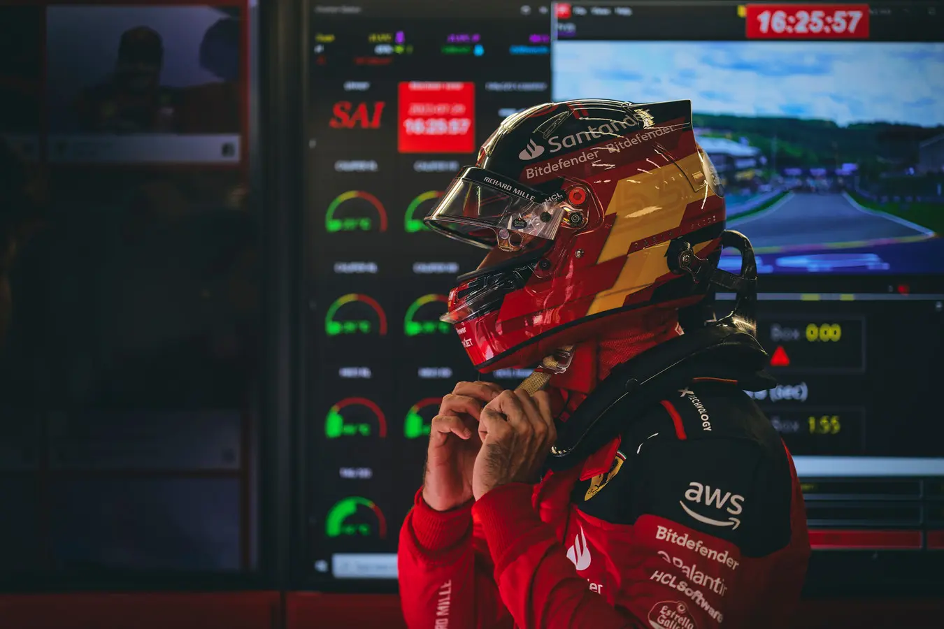 Sainz baalt na teleurstellende zondag in Spa: 'Ik wil niet met de vinger wijzen, maar...'