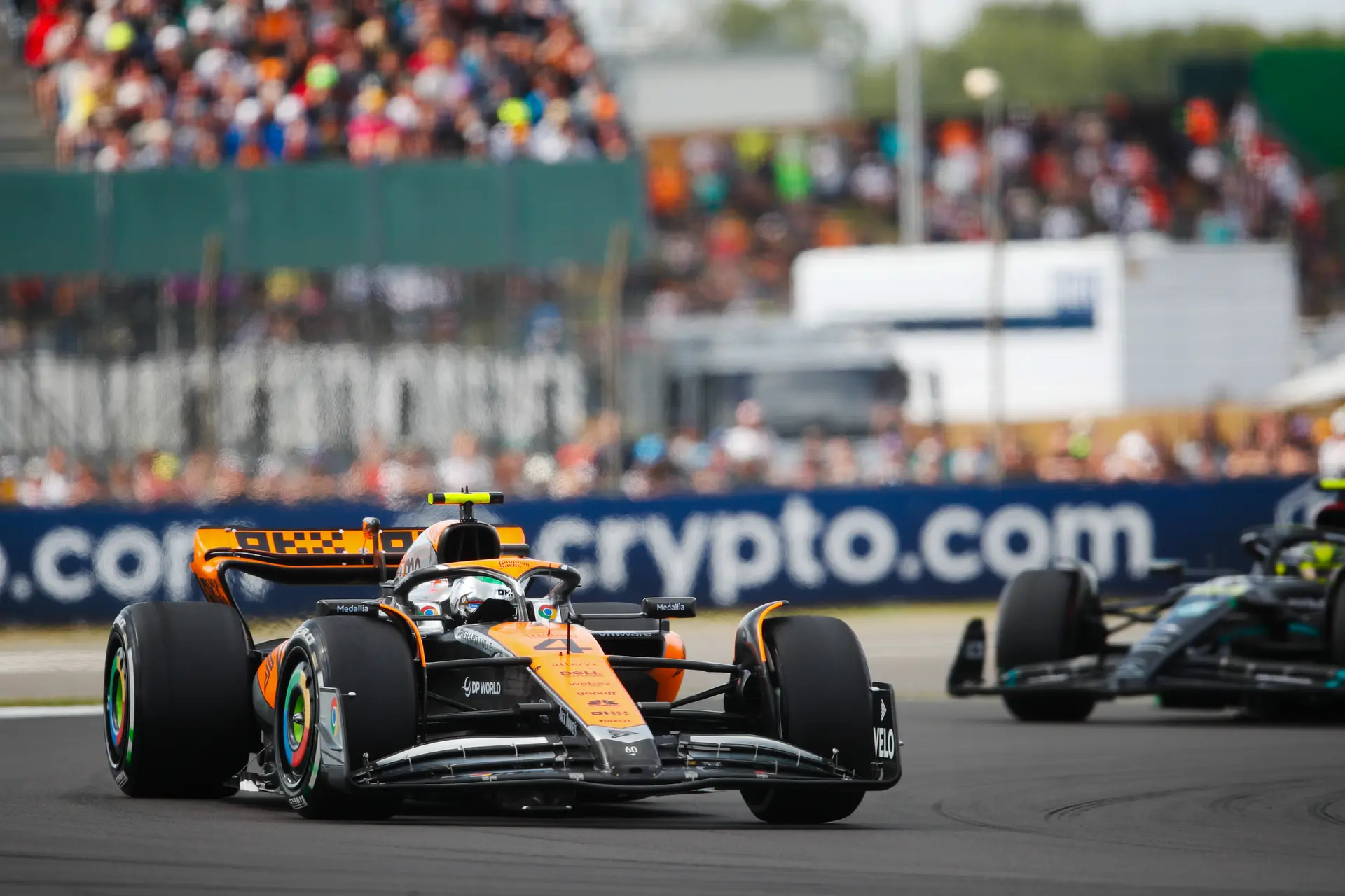 Palmer over waarom Hamilton niet aan Norris voorbij kwam: ‘Hij verdedigde agressief’