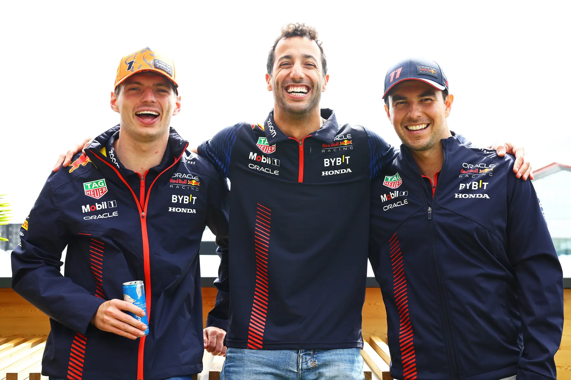 Ricciardo zet de boel op zijn kop bij Red Bull, terwijl Verstappen vanaf zijn troon goedkeurend toekijkt