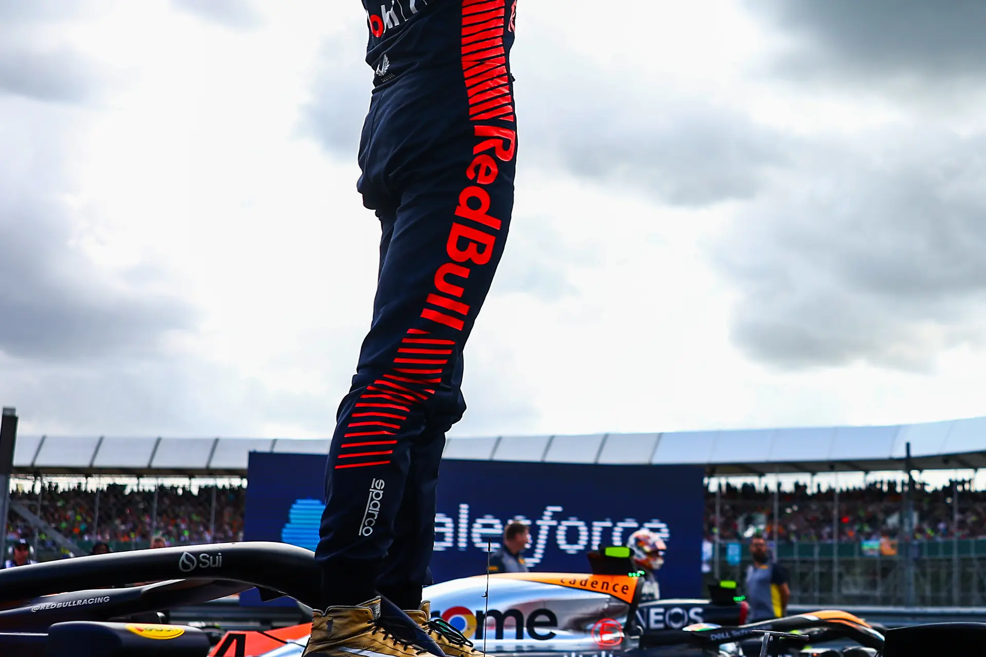 Verstappen pakt Silverstone-revanche en hengelt 43e zege binnen, Norris mee naar het podium
