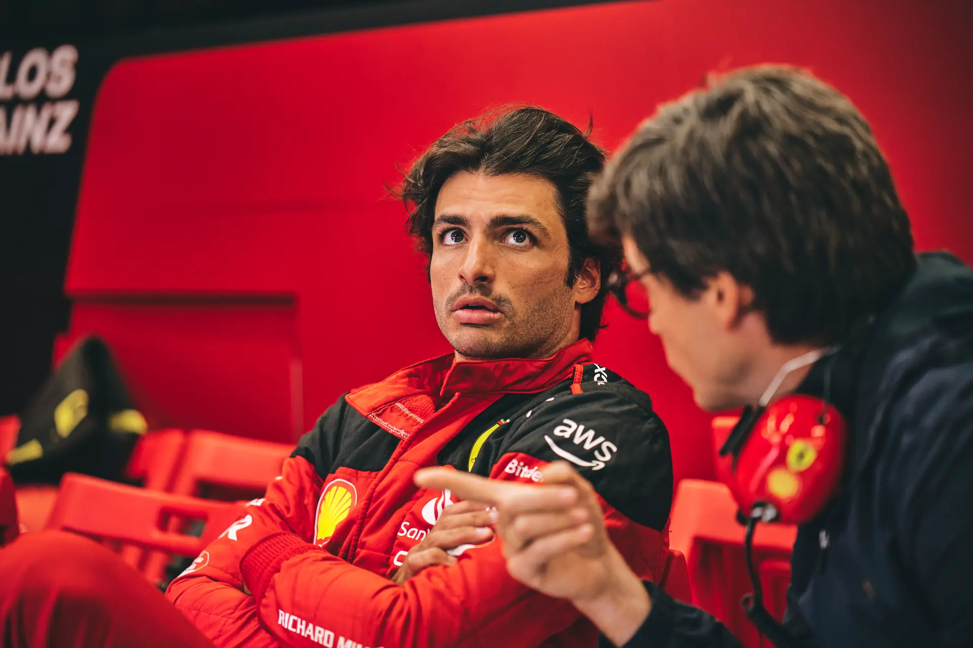 Zegevierende Sainz in zevende hemel in Singapore: 'Het was een gedurfd plan, maar het werkte'