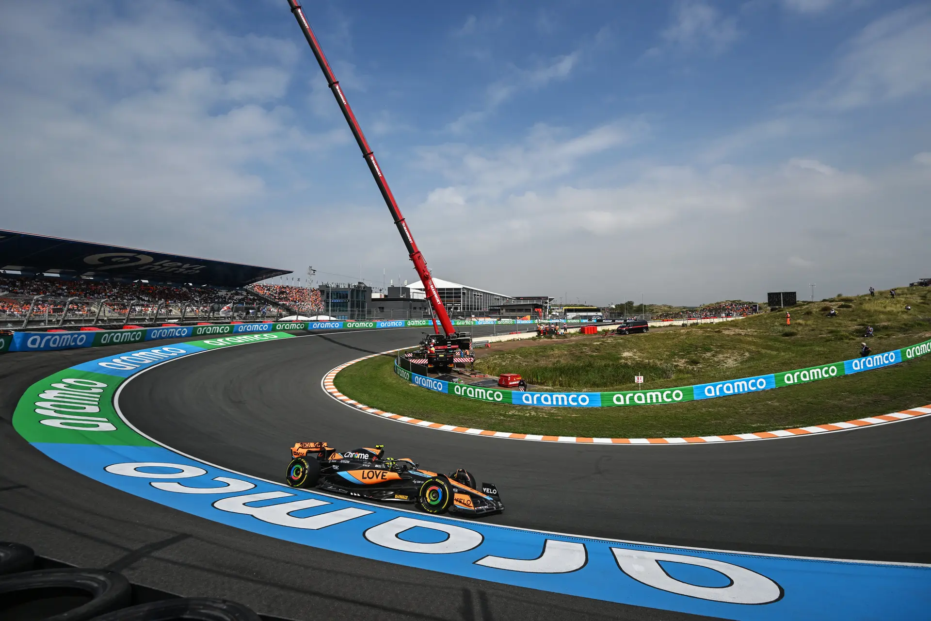 Norris niet blij met snelheid McLaren: 'Ik kon de helft van de tijd niet inhalen'